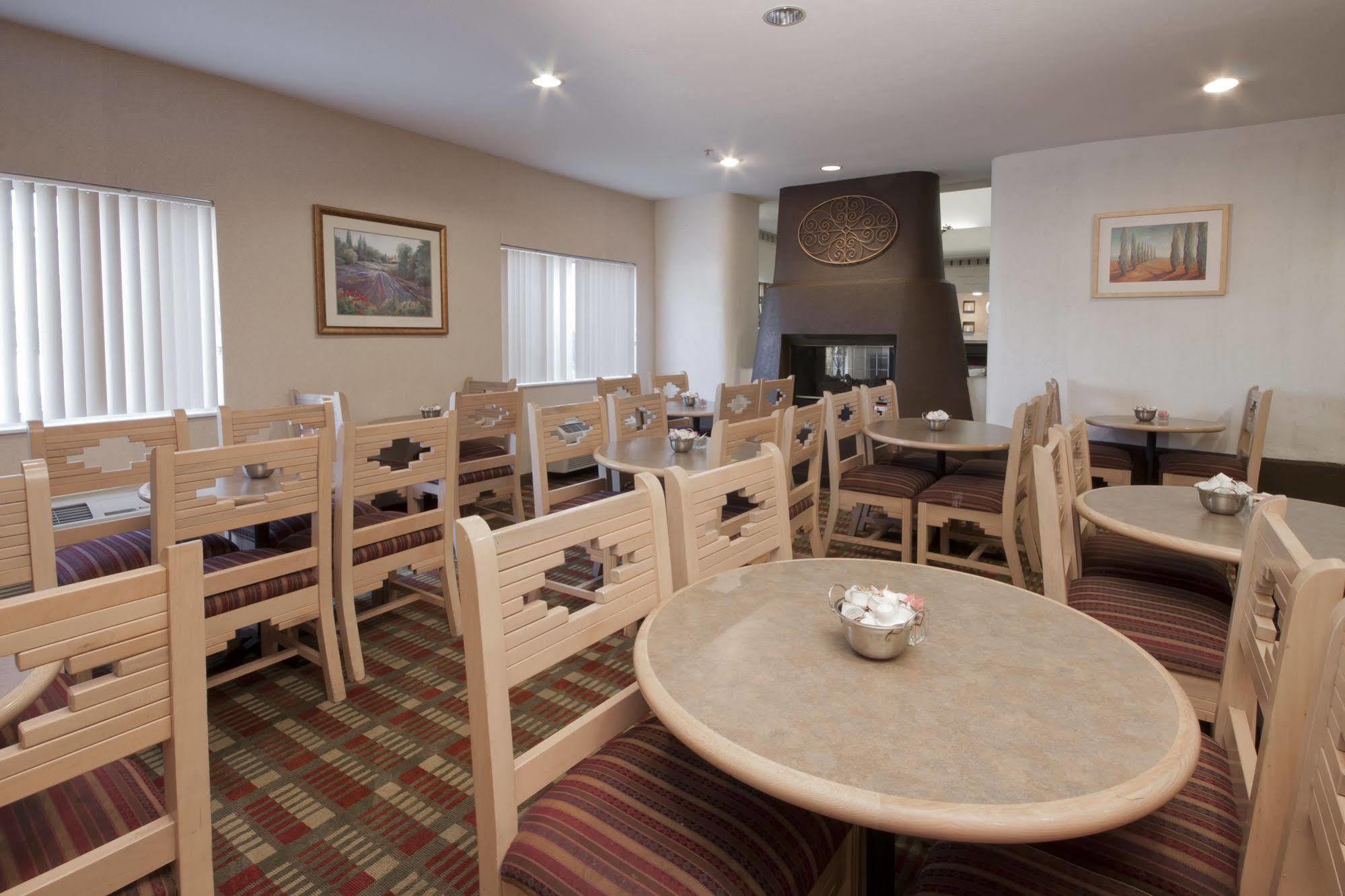 Comfort Suites Peoria Sports Complex Εξωτερικό φωτογραφία